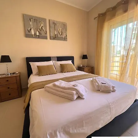 Penthouse Recanto Golf Conceicao (Faro)